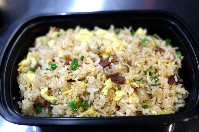 D16 Fried Rice With Barbecued Pork 逍魂炒飯